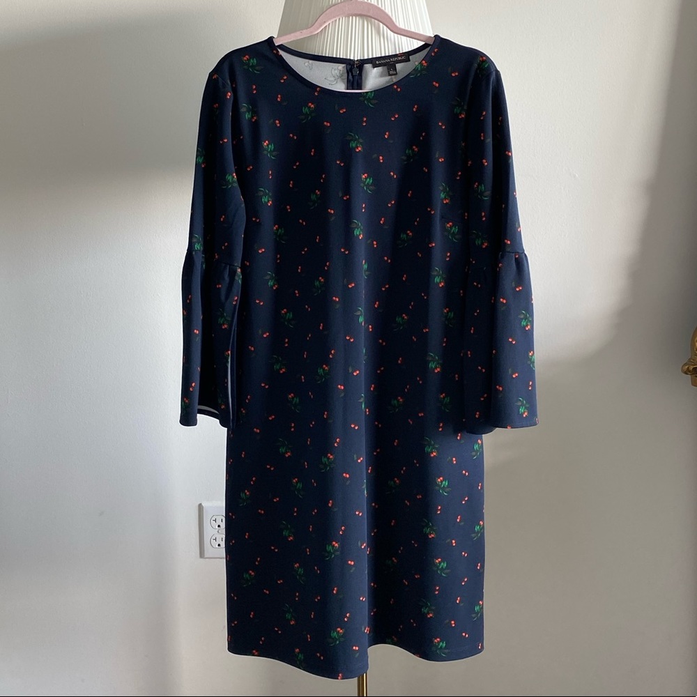 Banana Republic Cherry Pattern dress in size L, used, but in great condition